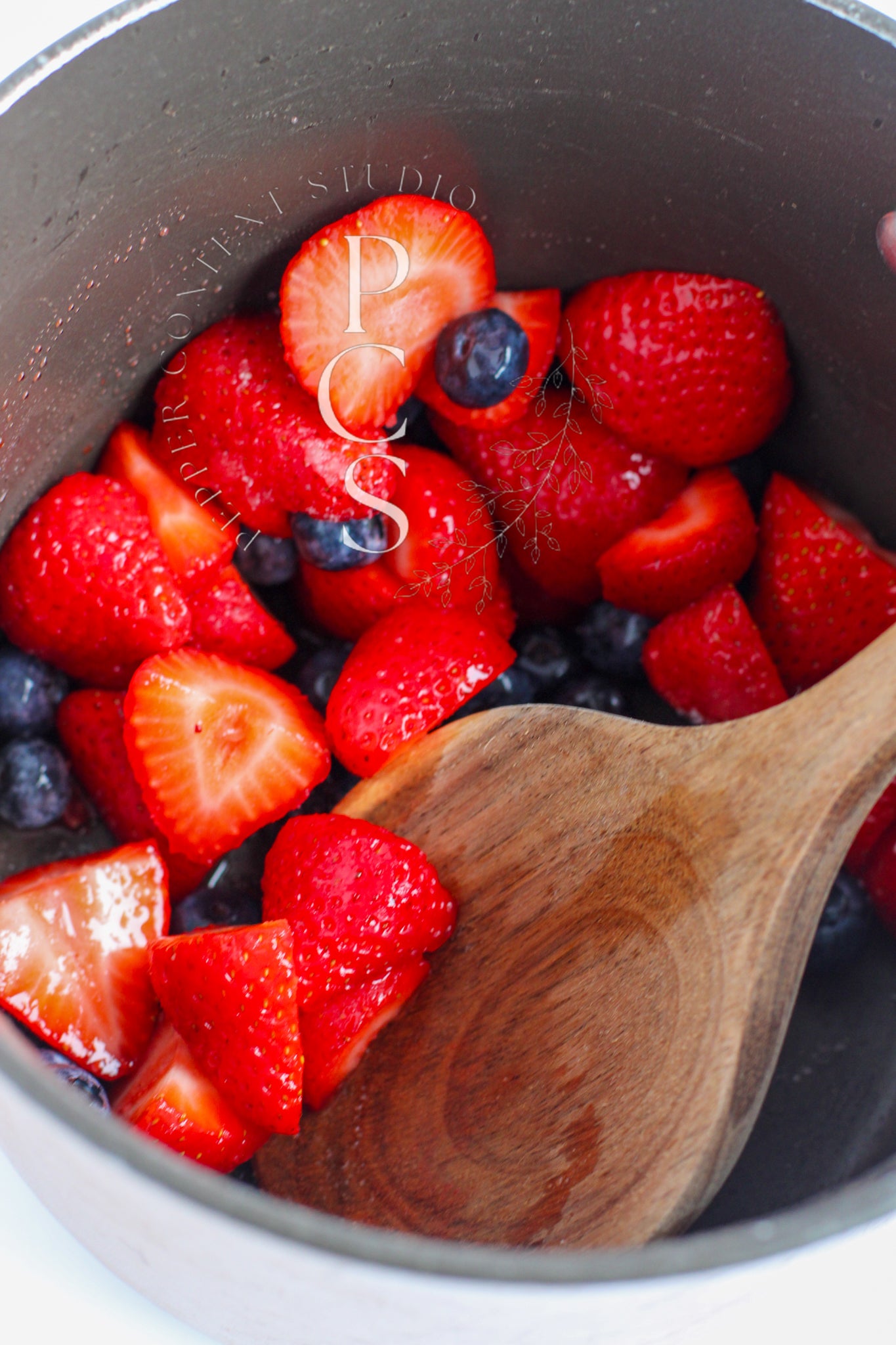 Gluten-Free Berry Topped Cheesecake Cups